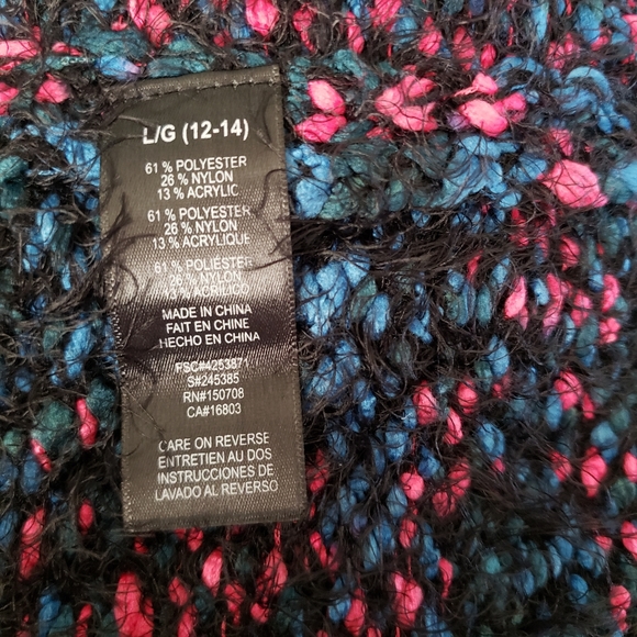 Mark sweater. - Picture 9 of 10